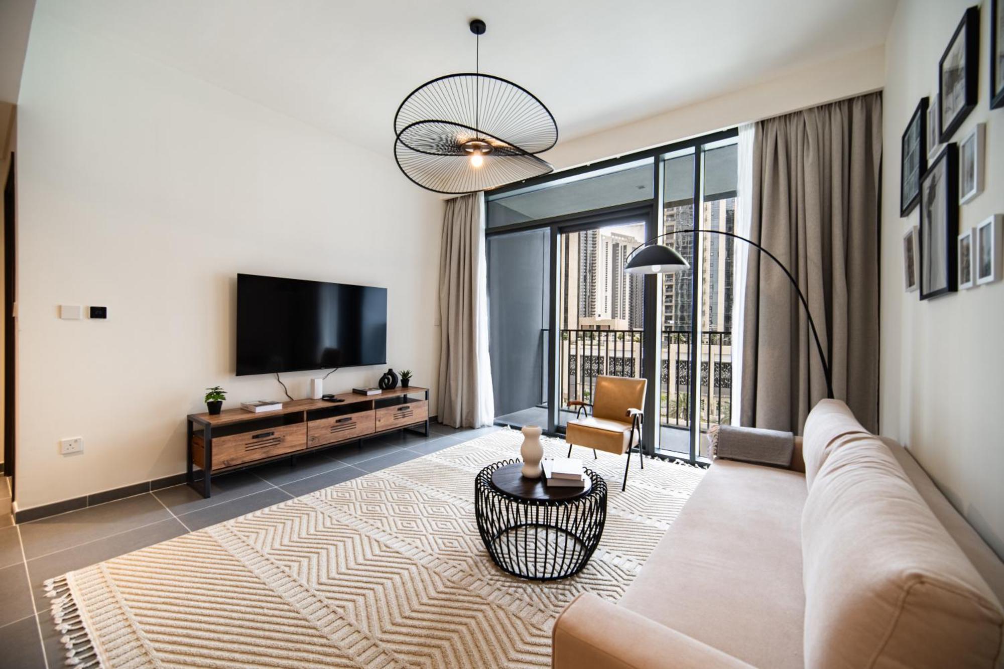 Waterfront 1br With Infinity Pool In Creek Edge T1 Dubai