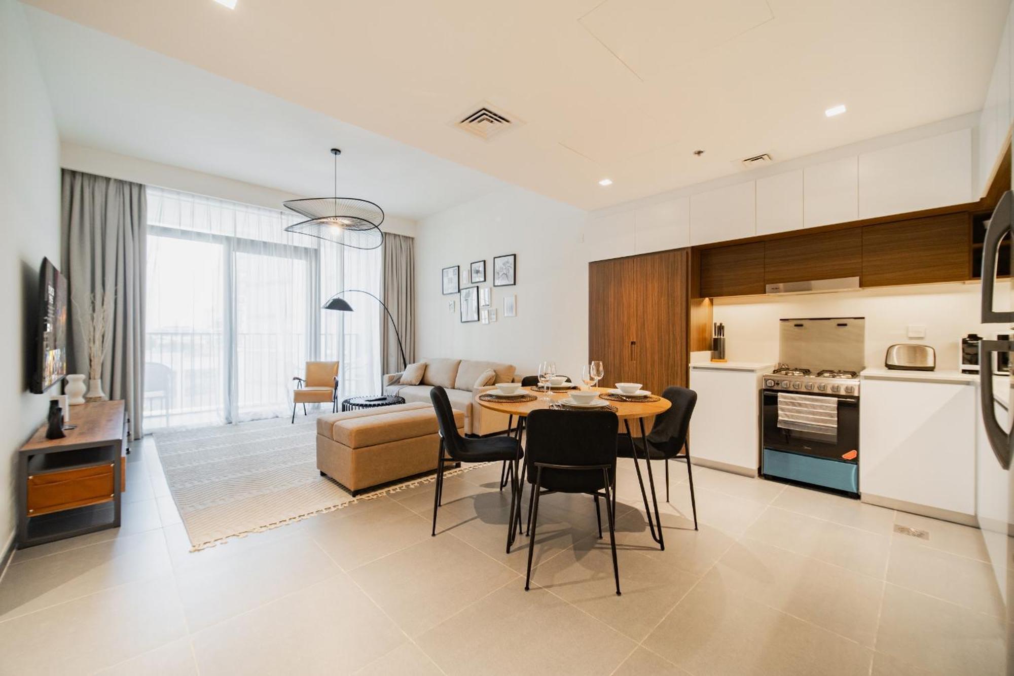 Apartment Waterfront 1br With Infinity Pool In Creek Edge T1 Dubai