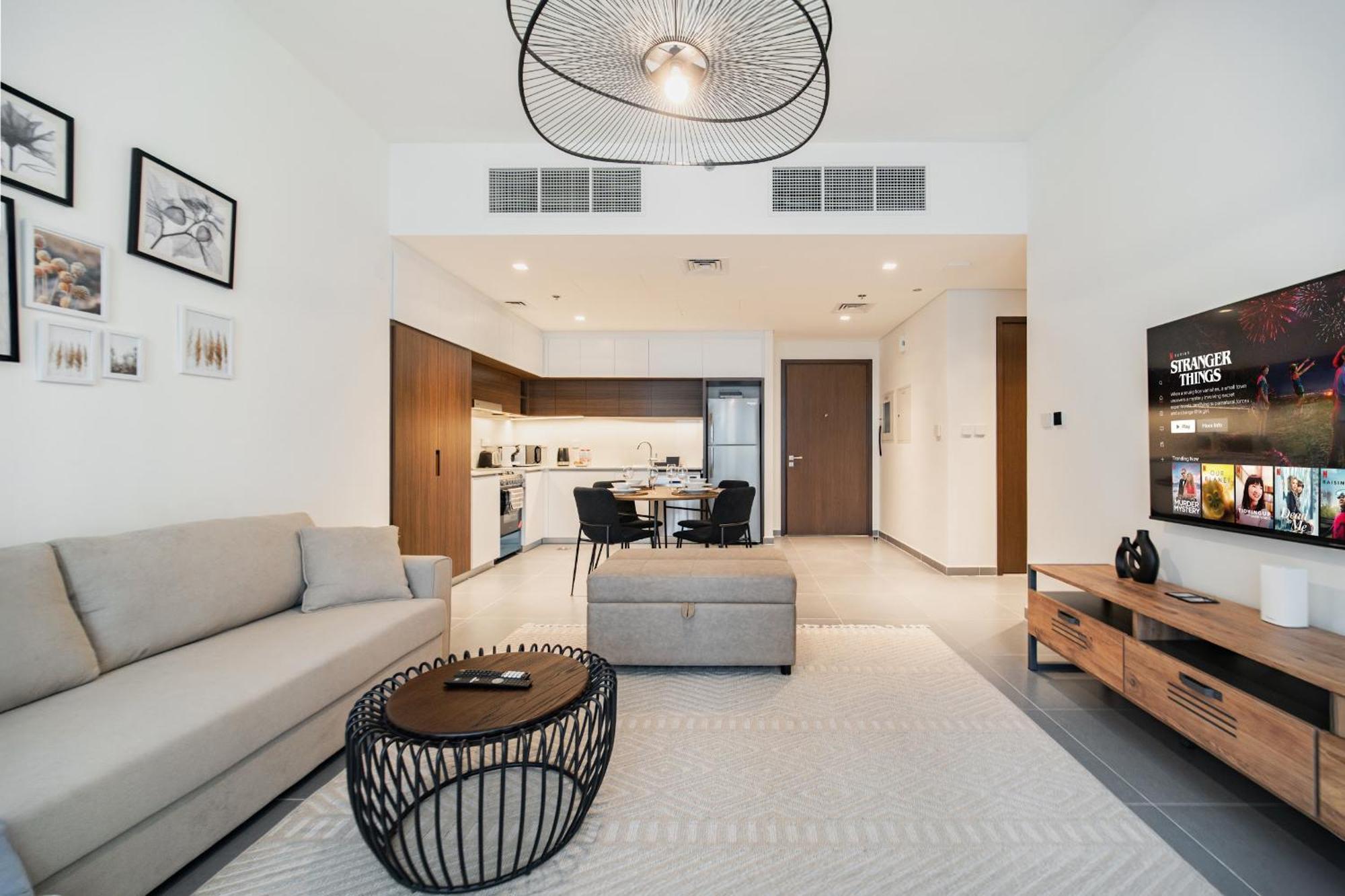 Apartment Waterfront 1br With Infinity Pool In Creek Edge T1 Dubai